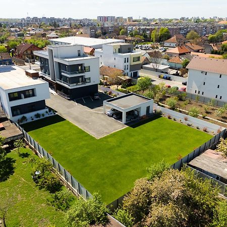 M City Aparthotel Arad Esterno foto