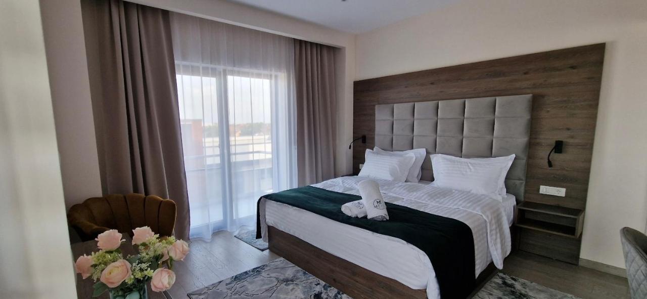 M City Aparthotel Arad Esterno foto